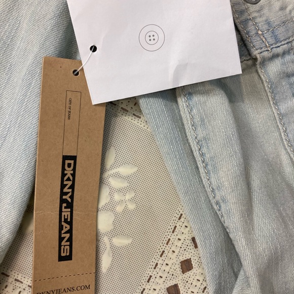 Dkny Women's Blue Button Down Shirt with Gradient Effect NWT - Picture 4 of 12